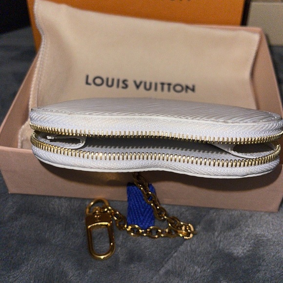 Louis Vuitton Heart Coin Purse with White Epi Leather brand new - Picture 10 of 14